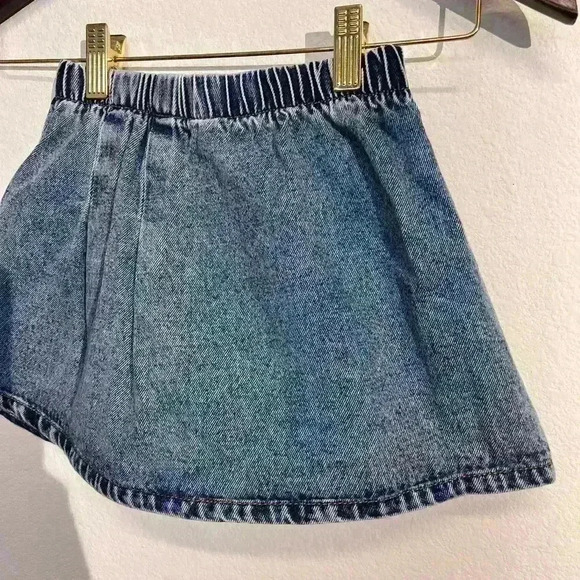 Girls size 5 Mini Denim Pleated Side Skirt Elastic Waist/ Trendy - Picture 3 of 10